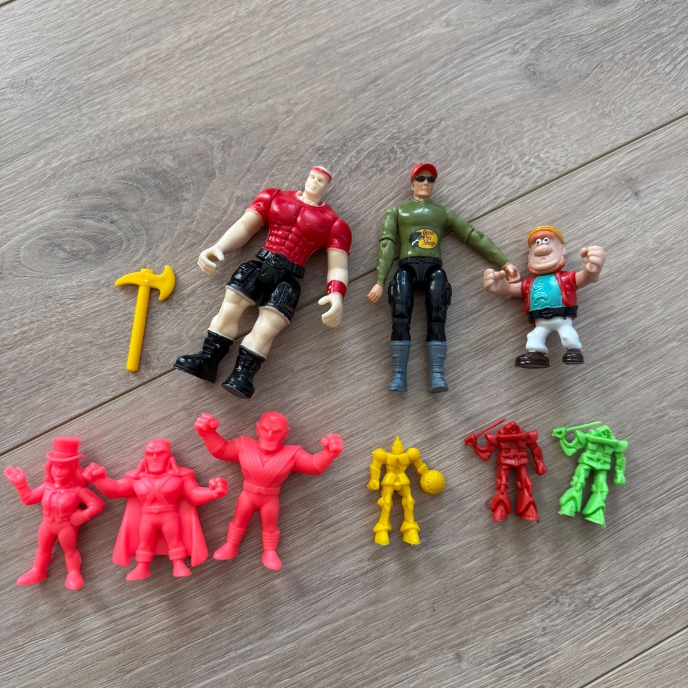 Mixed Action Figure Lot Bass Pro Shops Muscle Men‎ Rubber Monsters Mini Robots